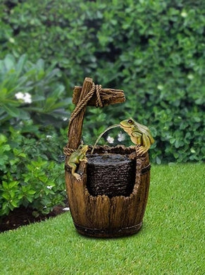 21 Inch Old Fashioned Wood Barrel With Frogs Fountain