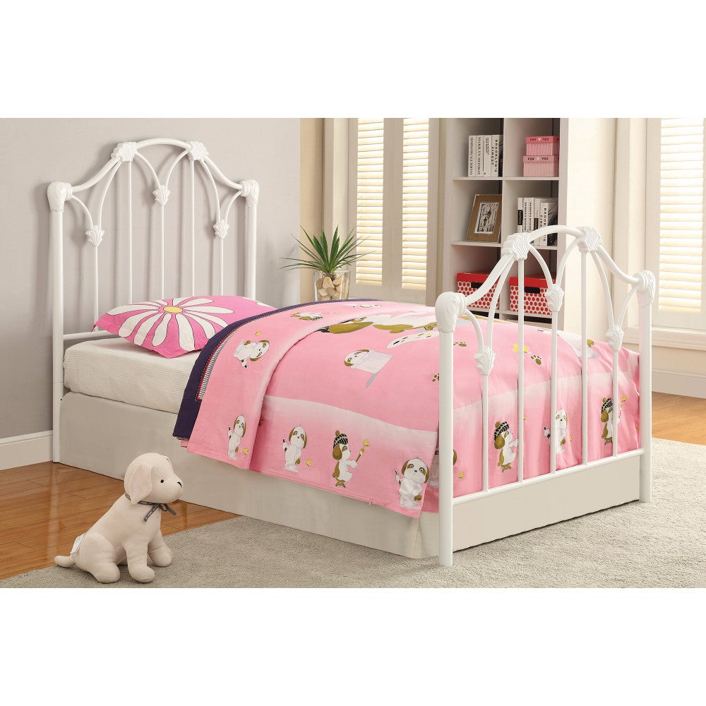 Traditional Styled Metal Twin Size Bed, White
